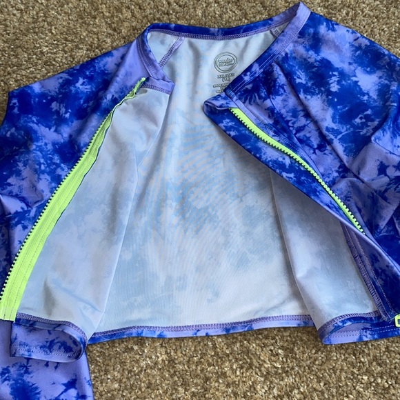 Rash Guard Swim Top - Picture 9 of 11